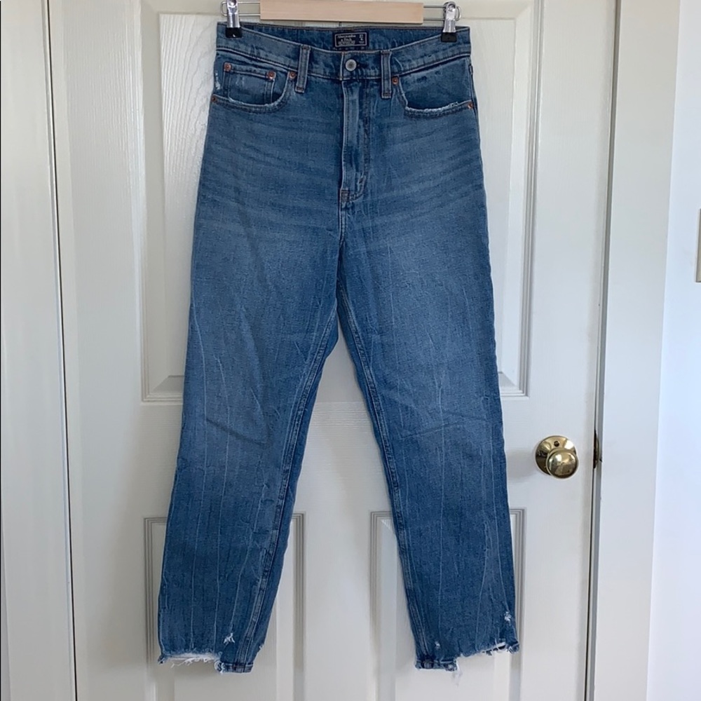 Abercrombie & Fitch Zoe Ankle Straight Jeans